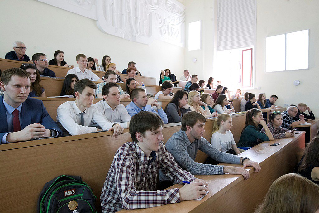 Состоялась лекция известного российского экономиста М.Л. Хазина, приглашенного деканатом МЭиП