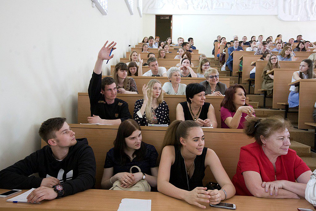 Состоялась лекция известного российского экономиста М.Л. Хазина, приглашенного деканатом МЭиП